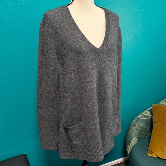 J Crew Merino Wool Alpaca Blend Dark Gray V-Neck Sweater Women's Large - Picture 7 of 10